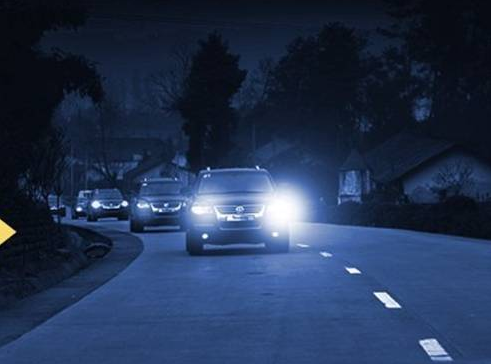 晚上开车如何护眼,应该配什么眼镜?_亿超眼镜