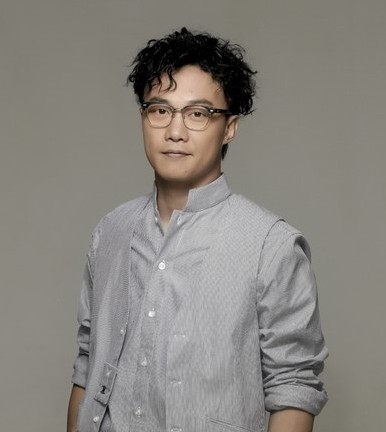 明星戴眼镜 谁爱卖萌谁更文艺?